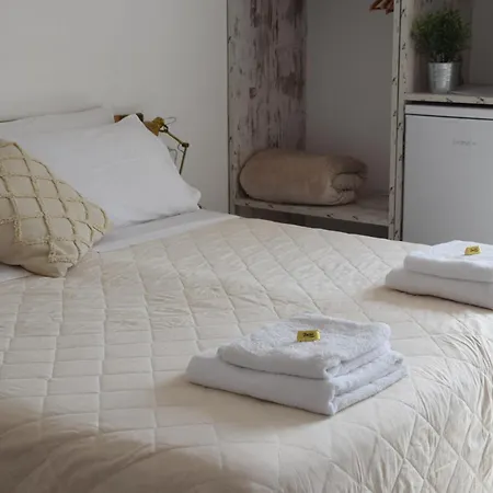 Bed & Breakfast Adama *